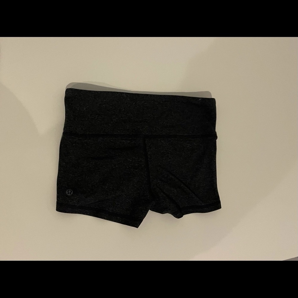 Lululemon short shorts